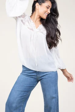 Shop Kocca Embroidery Top Calepodio | White... | | Little Soho