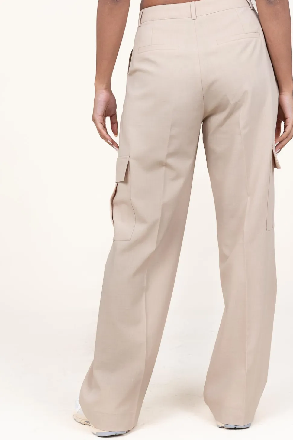 Store Herskind Pleated Cargo Trousers Louise | Beige... | | Little Soho