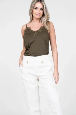 Store CC Heart Top With Lace Details Puck | Donker Green... | | Little Soho