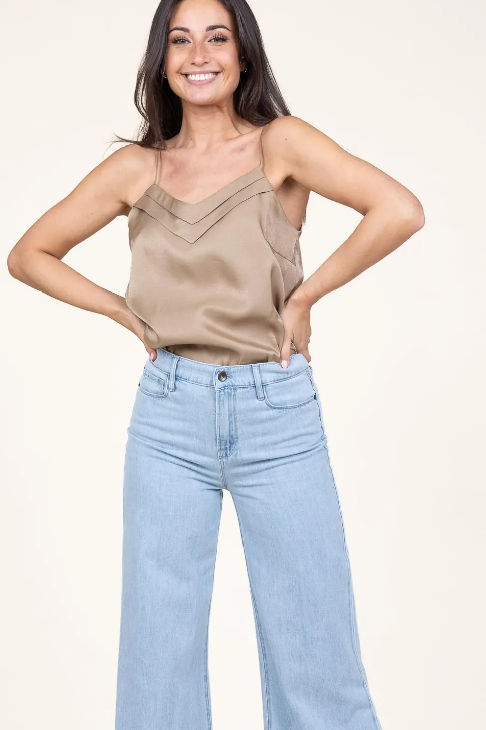 Store Aaiko Top With V-Neck Vaxi | Green... | | Little Soho